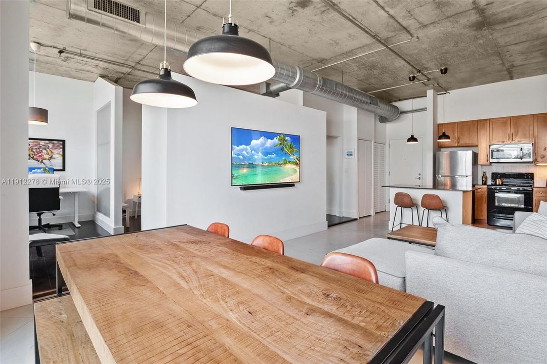 Recently Rented: $2,475 (1 beds, 1 baths, 795 Square Feet)