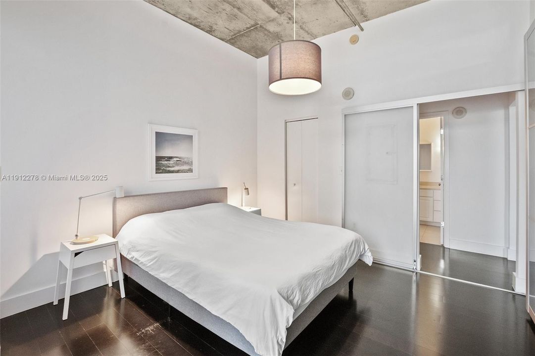 Recently Rented: $2,475 (1 beds, 1 baths, 795 Square Feet)