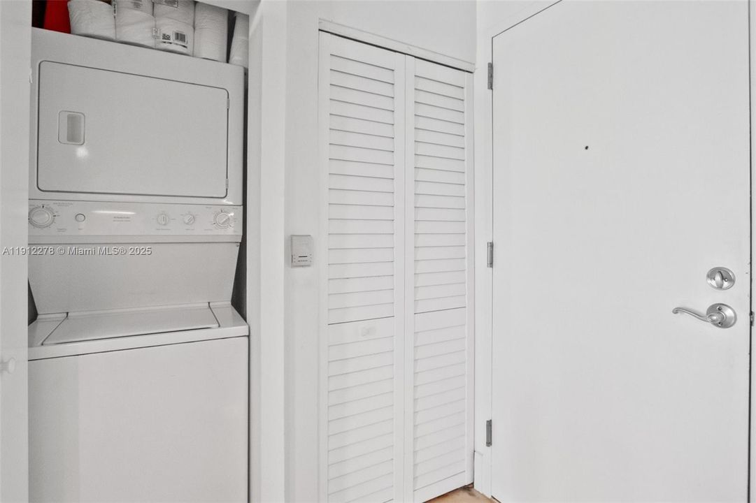 Recently Rented: $2,475 (1 beds, 1 baths, 795 Square Feet)