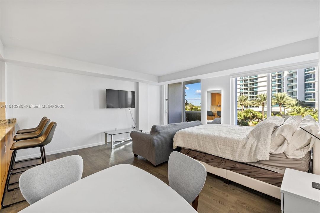 Active With Contract: $459,000 (0 beds, 1 baths, 481 Square Feet)
