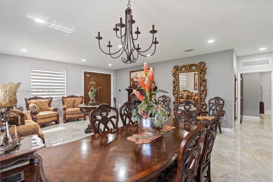 Под контрактом: $700,000 (5 спален, 3 ванн, 3320 Квадратных фут)