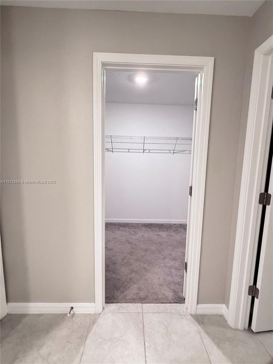 For Rent: $2,200 (4 beds, 2 baths, 1918 Square Feet)