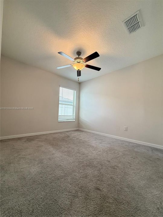 For Rent: $2,200 (4 beds, 2 baths, 1918 Square Feet)