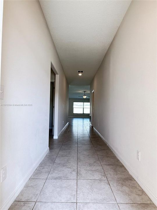 For Rent: $2,200 (4 beds, 2 baths, 1918 Square Feet)