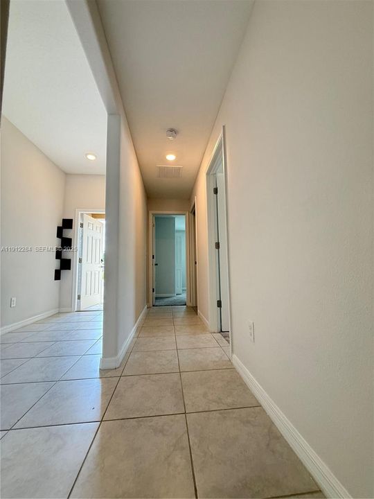 For Rent: $2,200 (4 beds, 2 baths, 1918 Square Feet)