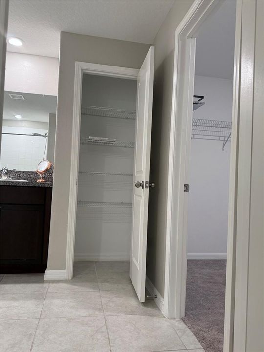 For Rent: $2,200 (4 beds, 2 baths, 1918 Square Feet)