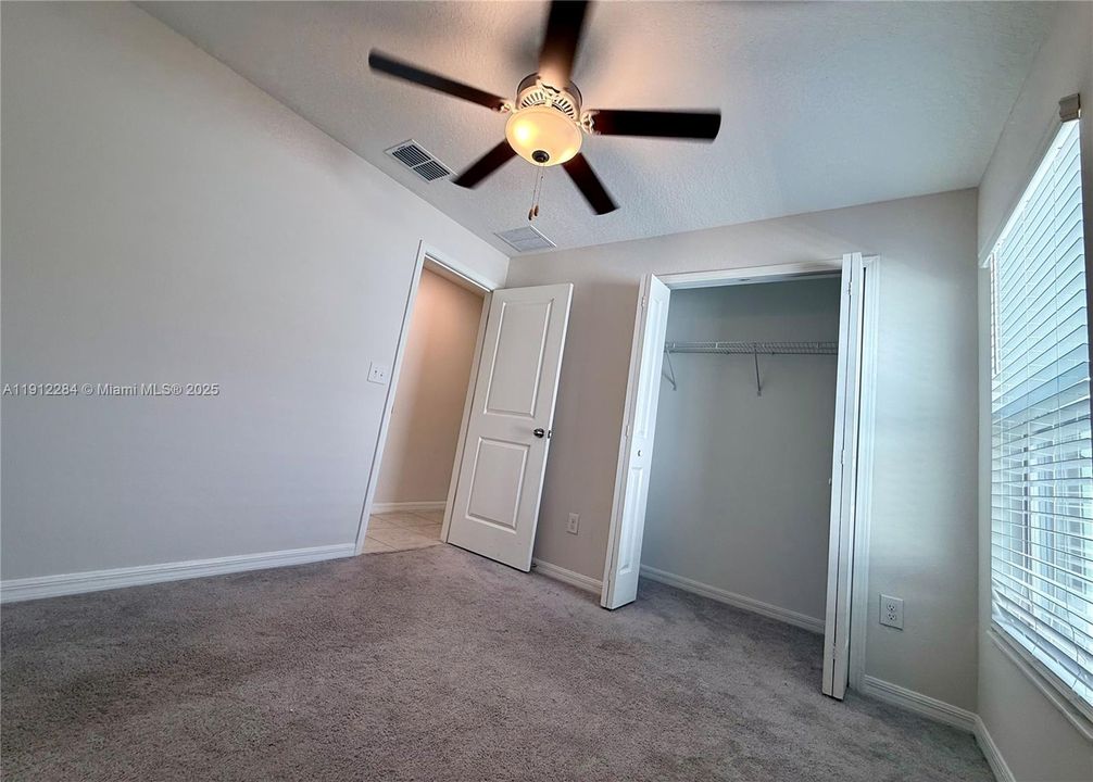 For Rent: $2,200 (4 beds, 2 baths, 1918 Square Feet)