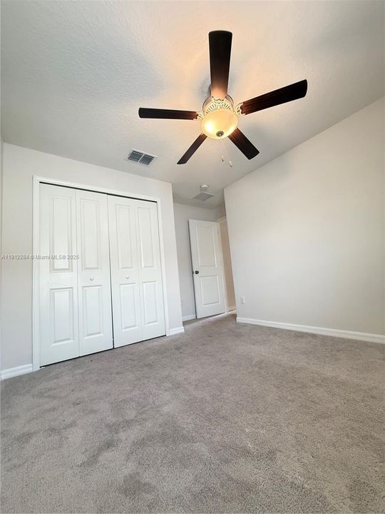 For Rent: $2,200 (4 beds, 2 baths, 1918 Square Feet)