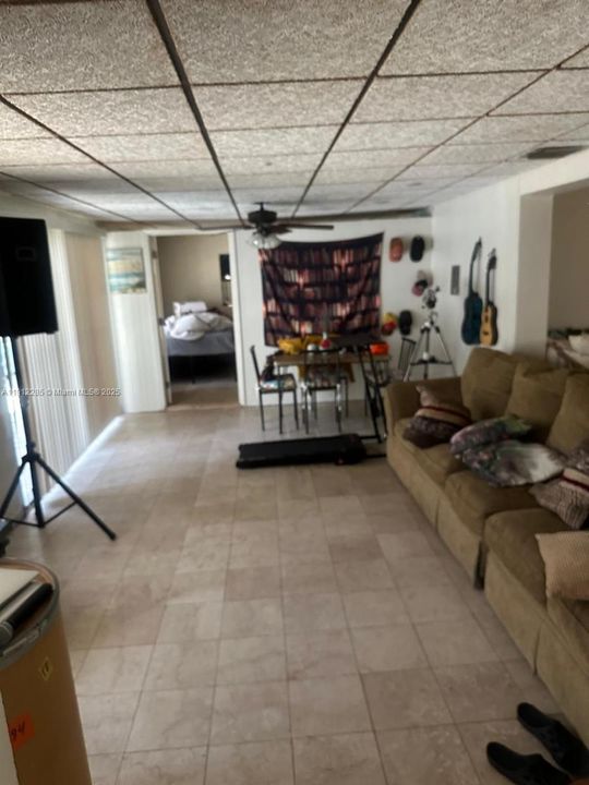 Active With Contract: $999,990 (3 beds, 2 baths, 2489 Square Feet)