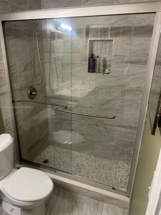 Active With Contract: $999,990 (3 beds, 2 baths, 2489 Square Feet)