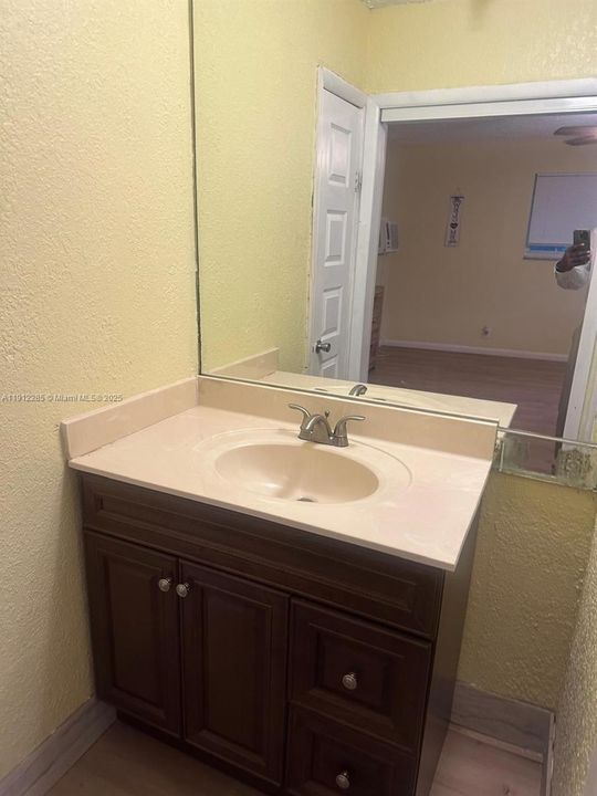 Active With Contract: $999,990 (3 beds, 2 baths, 2489 Square Feet)