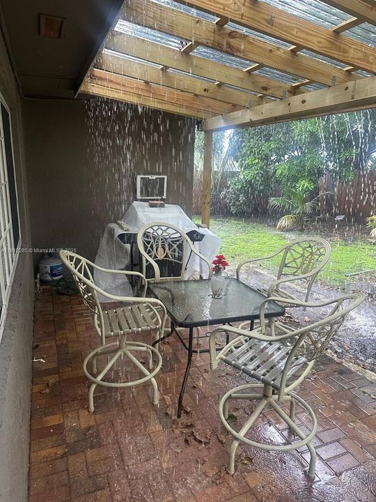 Active With Contract: $999,990 (3 beds, 2 baths, 2489 Square Feet)