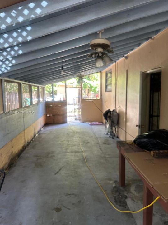 Active With Contract: $999,990 (3 beds, 2 baths, 2489 Square Feet)