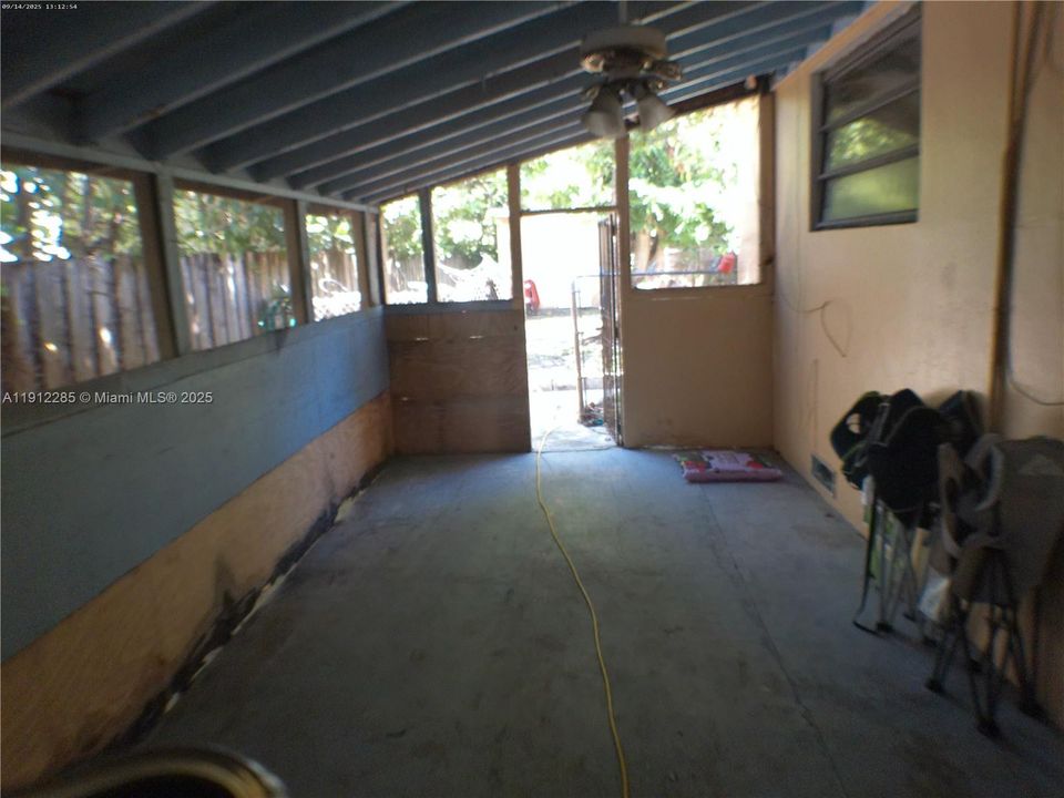 Active With Contract: $999,990 (3 beds, 2 baths, 2489 Square Feet)