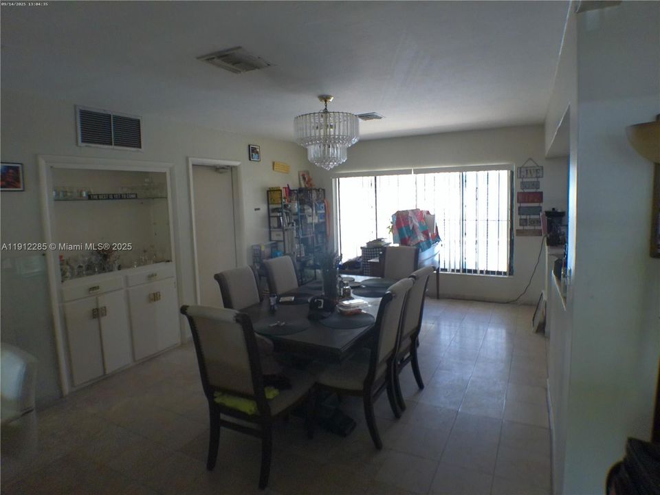 Active With Contract: $999,990 (3 beds, 2 baths, 2489 Square Feet)