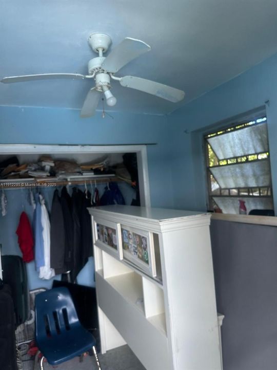 Active With Contract: $999,990 (3 beds, 2 baths, 2489 Square Feet)