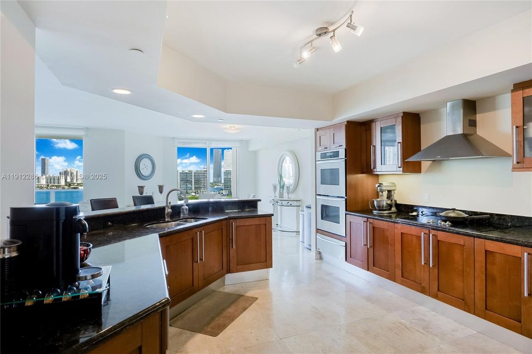 En Venta: $1,785,000 (3 camas, 3 baños, 3069 Pies cuadrados)