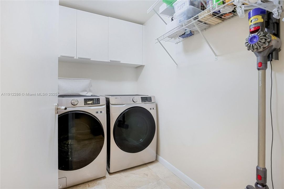 En Venta: $1,785,000 (3 camas, 3 baños, 3069 Pies cuadrados)