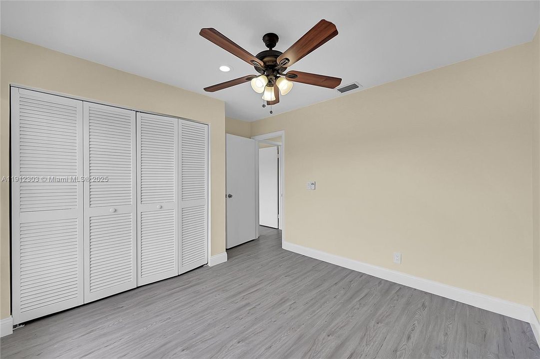 待售: $299,999 (3 贝兹, 2 浴室, 1478 平方英尺)