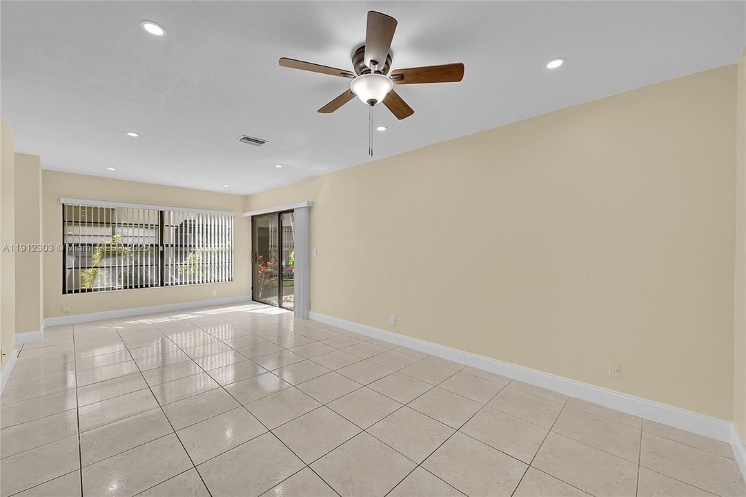 待售: $299,999 (3 贝兹, 2 浴室, 1478 平方英尺)