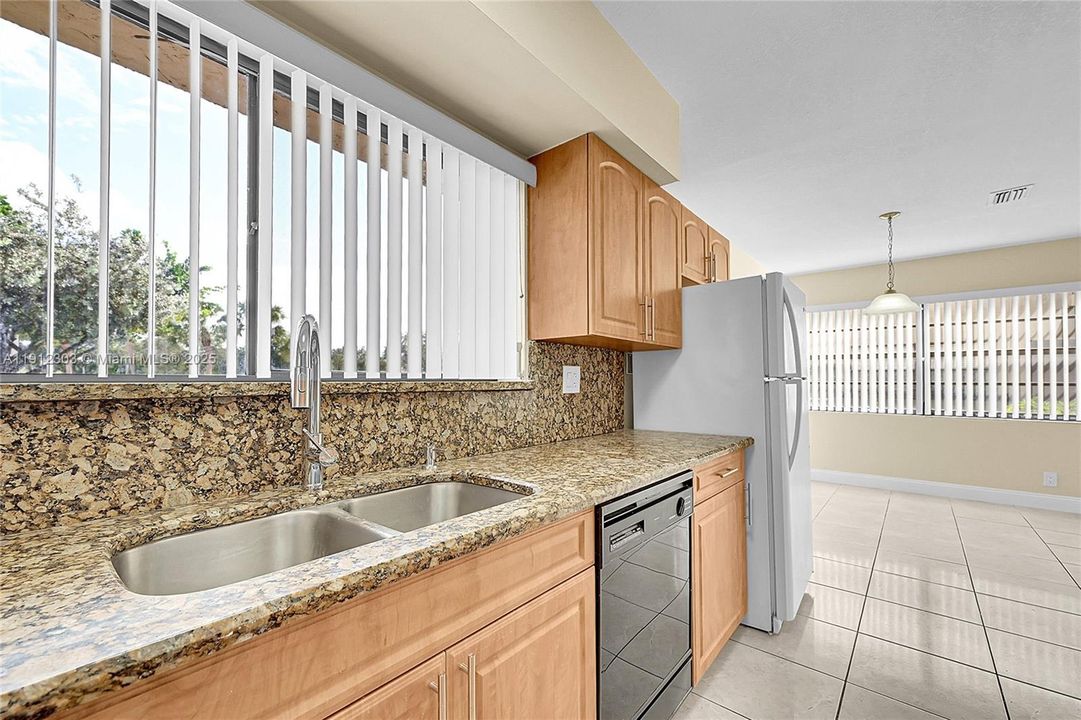 待售: $299,999 (3 贝兹, 2 浴室, 1478 平方英尺)