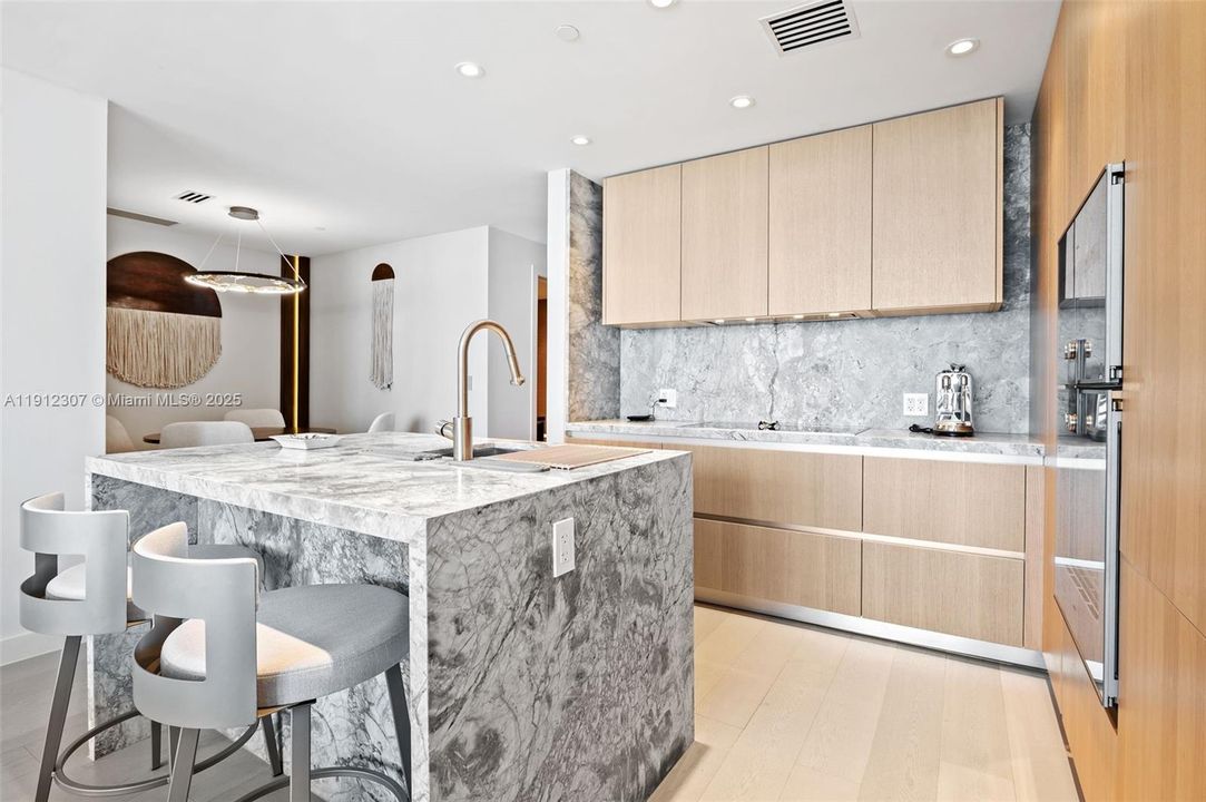 five-park-miami-beach-rentals-sales-4104