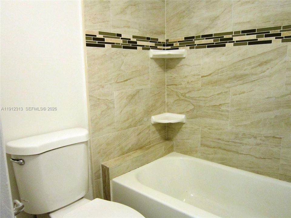 For Sale: $239,900 (2 beds, 2 baths, 1163 Square Feet)