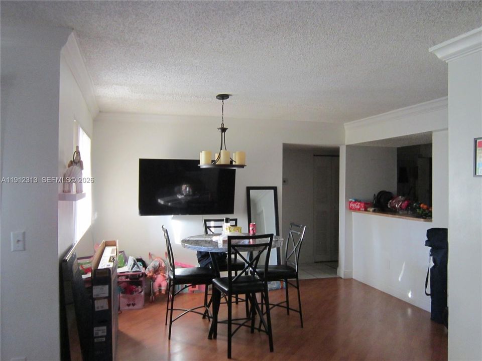 For Sale: $239,900 (2 beds, 2 baths, 1163 Square Feet)