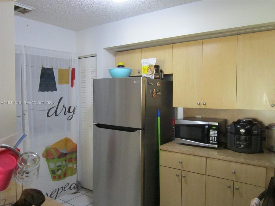 For Sale: $239,900 (2 beds, 2 baths, 1163 Square Feet)