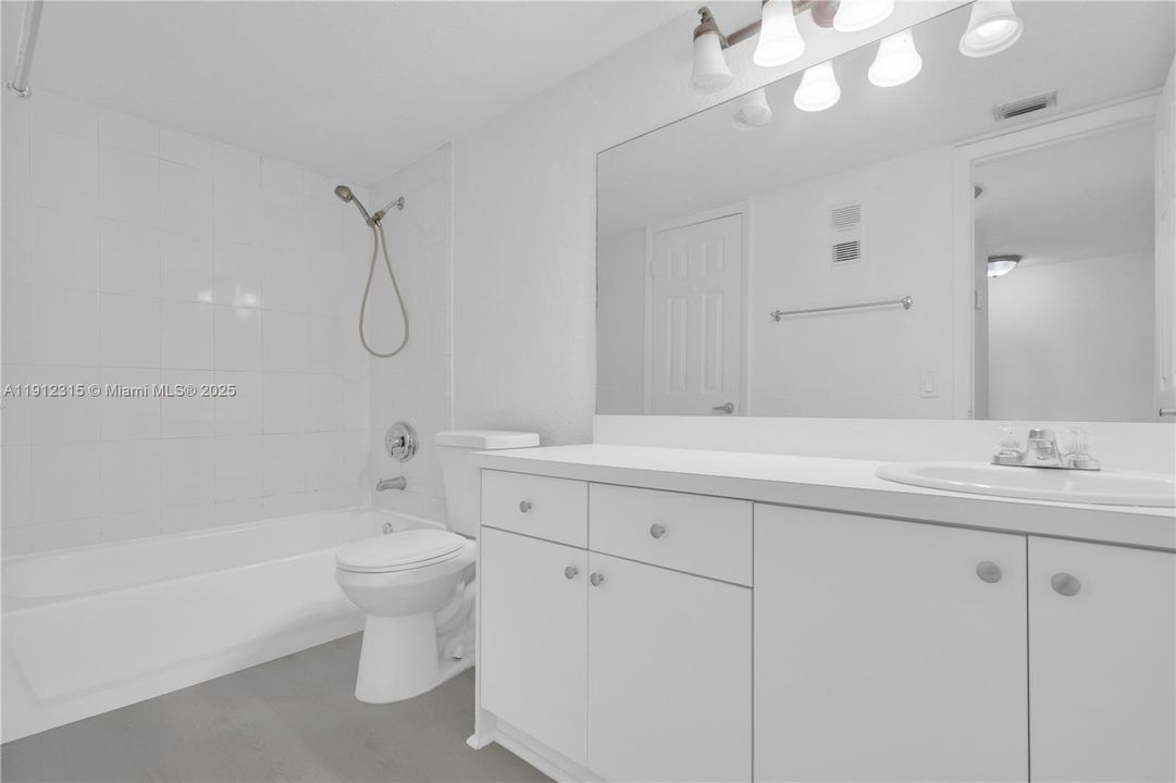 En Venta: $239,000 (2 camas, 1 baños, 1350 Pies cuadrados)