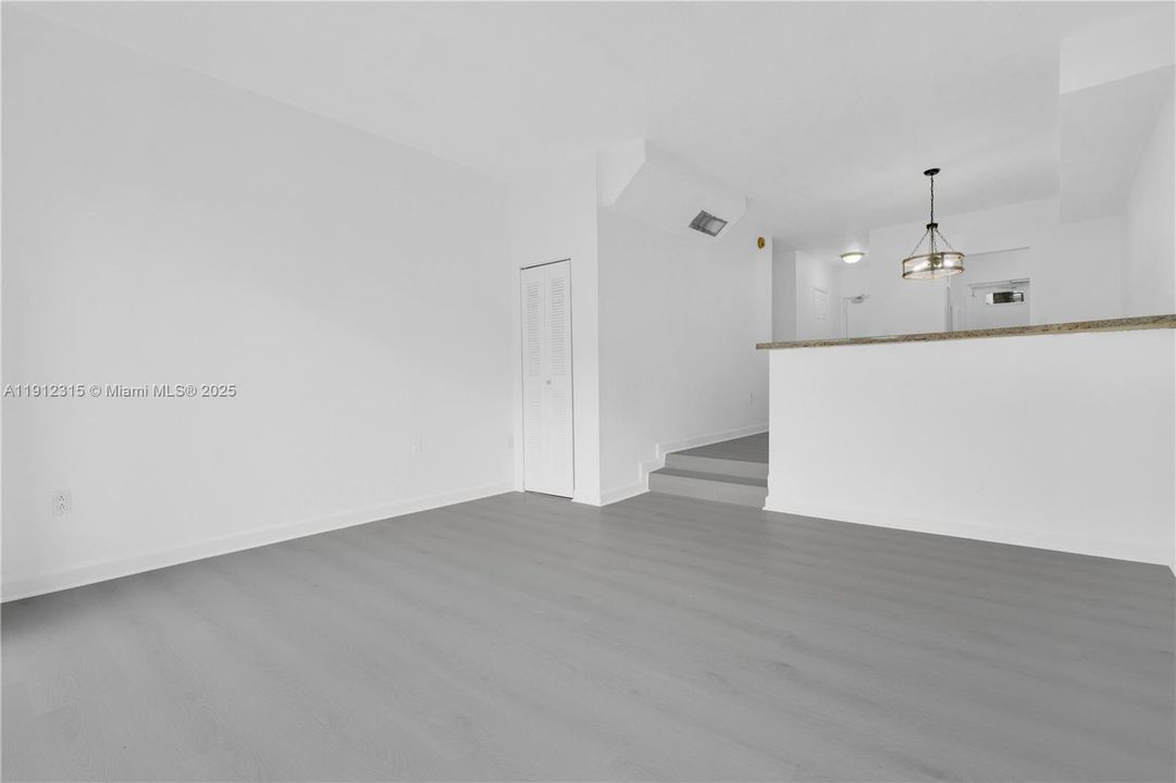 En Venta: $239,000 (2 camas, 1 baños, 1350 Pies cuadrados)