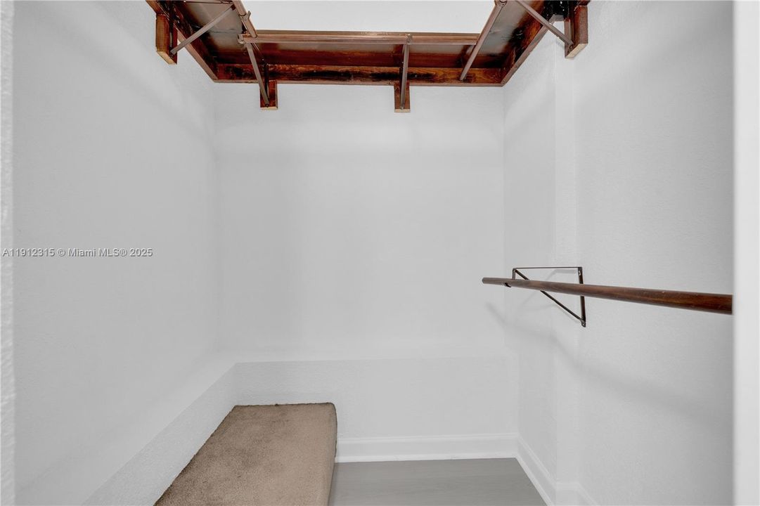 En Venta: $239,000 (2 camas, 1 baños, 1350 Pies cuadrados)