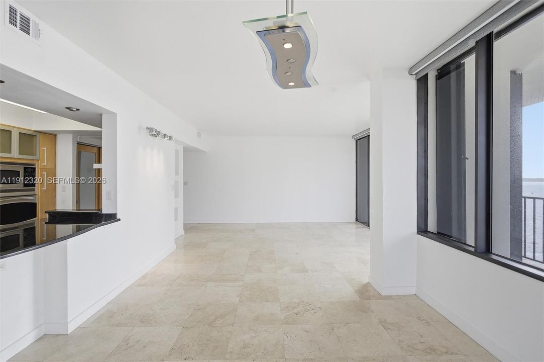 На продажу: $815,000 (2 спален, 2 ванн, 1377 Квадратных фут)