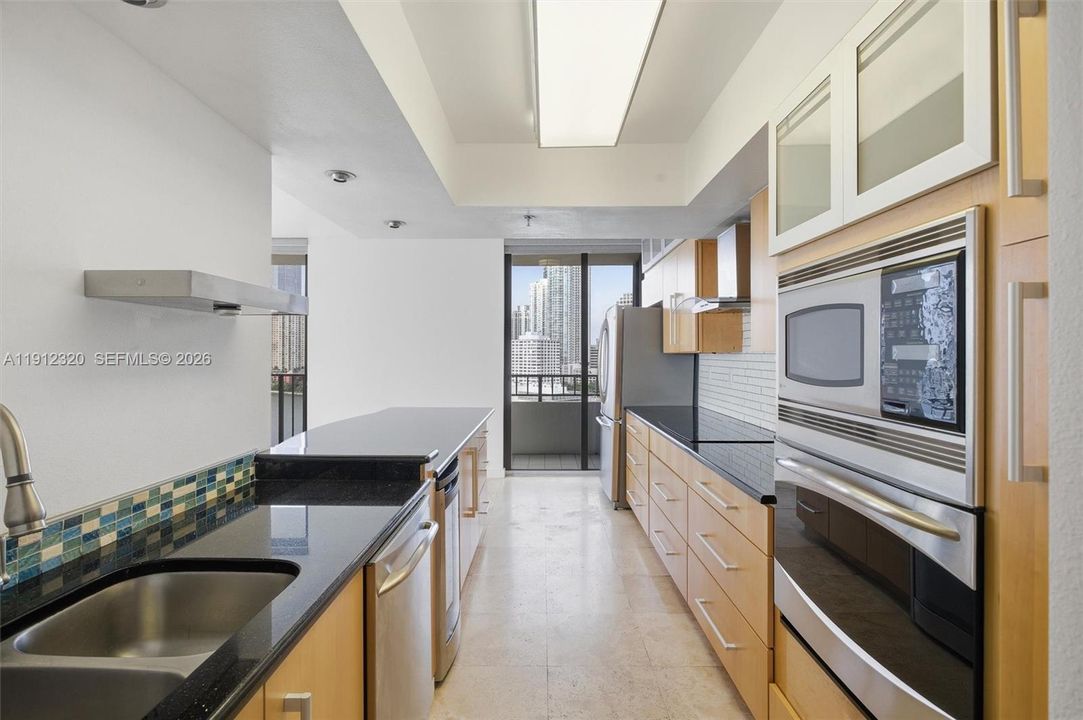 На продажу: $815,000 (2 спален, 2 ванн, 1377 Квадратных фут)