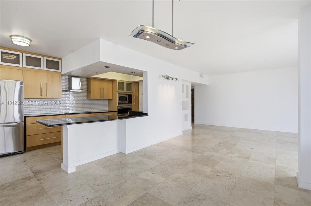 На продажу: $815,000 (2 спален, 2 ванн, 1377 Квадратных фут)