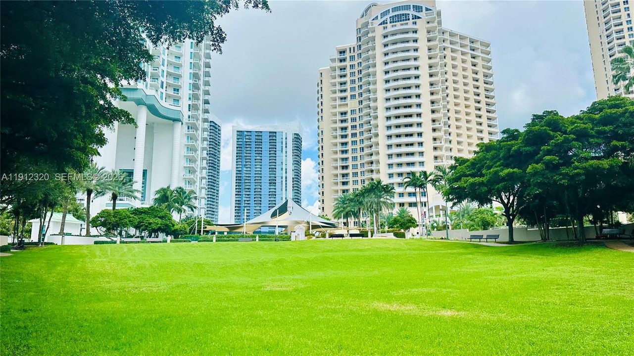 На продажу: $815,000 (2 спален, 2 ванн, 1377 Квадратных фут)