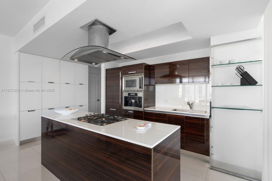 Active With Contract: $12,000 (2 beds, 2 baths, 1621 Square Feet)