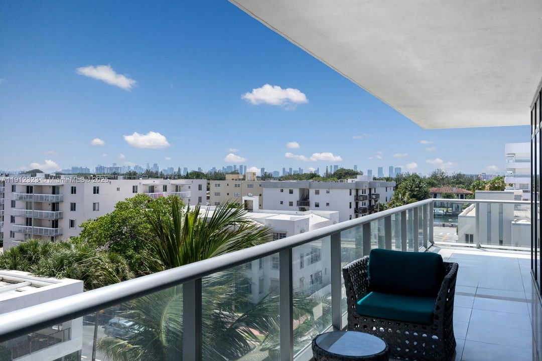 Active With Contract: $12,000 (2 beds, 2 baths, 1621 Square Feet)