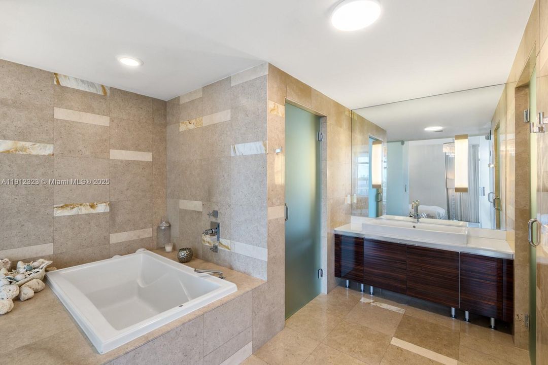 Active With Contract: $12,000 (2 beds, 2 baths, 1621 Square Feet)