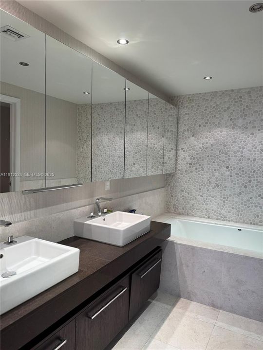 На продажу: $2,980,000 (3 спален, 3 ванн, 1933 Квадратных фут)