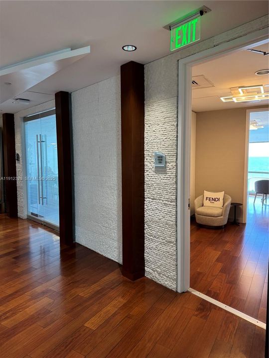 На продажу: $2,980,000 (3 спален, 3 ванн, 1933 Квадратных фут)