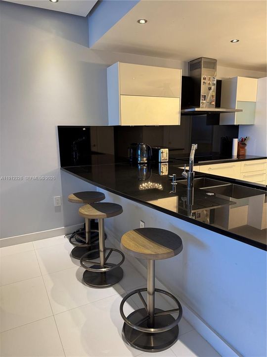 На продажу: $2,980,000 (3 спален, 3 ванн, 1933 Квадратных фут)