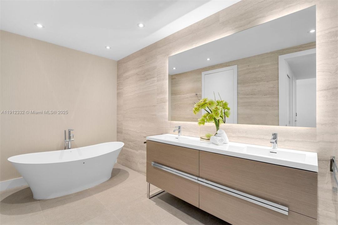 For Sale: $3,200,000 (4 beds, 4 baths, 2752 Square Feet)