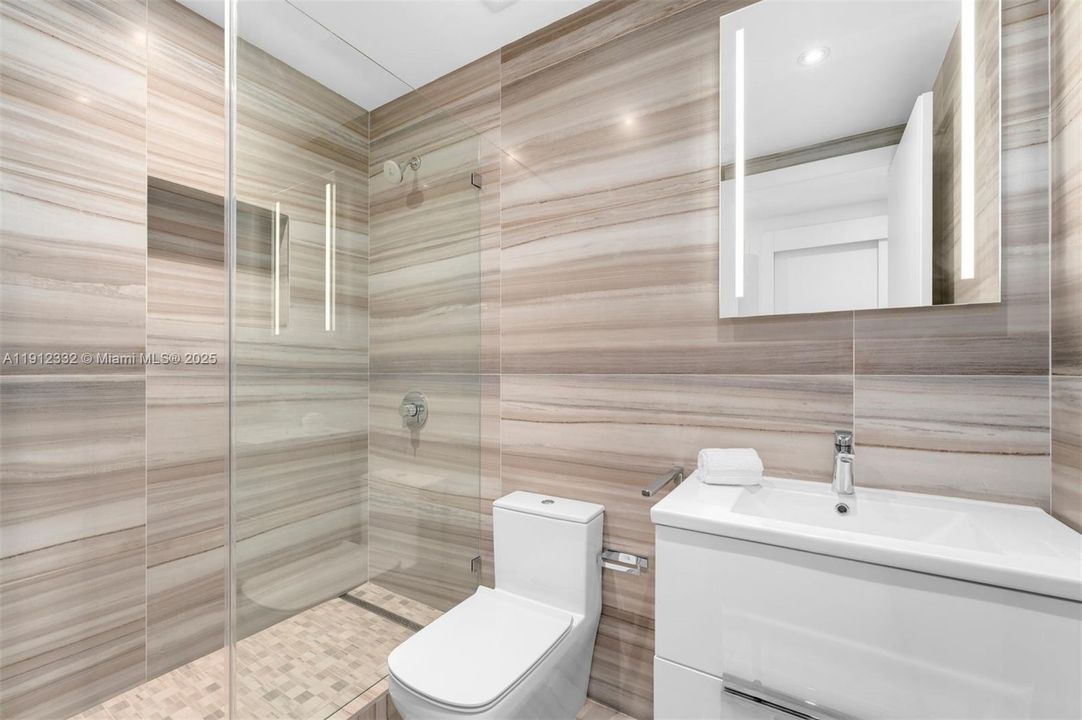 For Sale: $3,200,000 (4 beds, 4 baths, 2752 Square Feet)