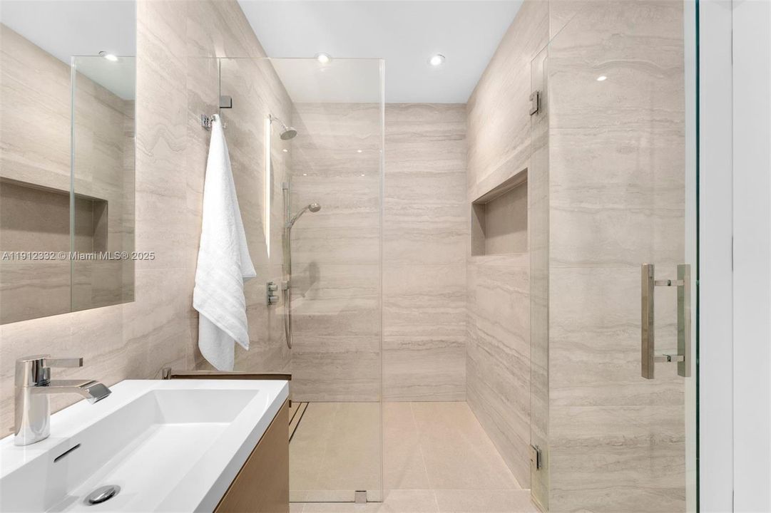 For Sale: $3,200,000 (4 beds, 4 baths, 2752 Square Feet)