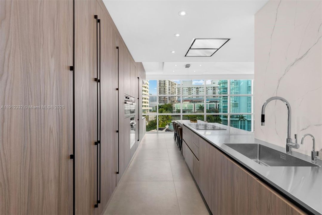 For Sale: $3,200,000 (4 beds, 4 baths, 2752 Square Feet)