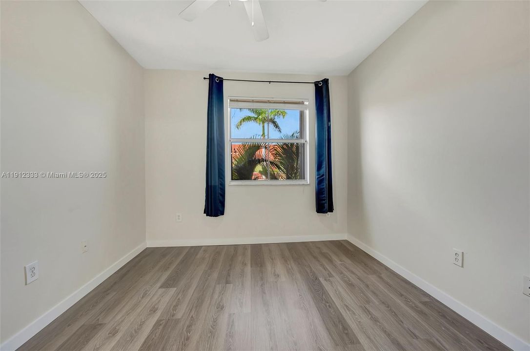 En Venta: $425,000 (2 camas, 2 baños, 980 Pies cuadrados)