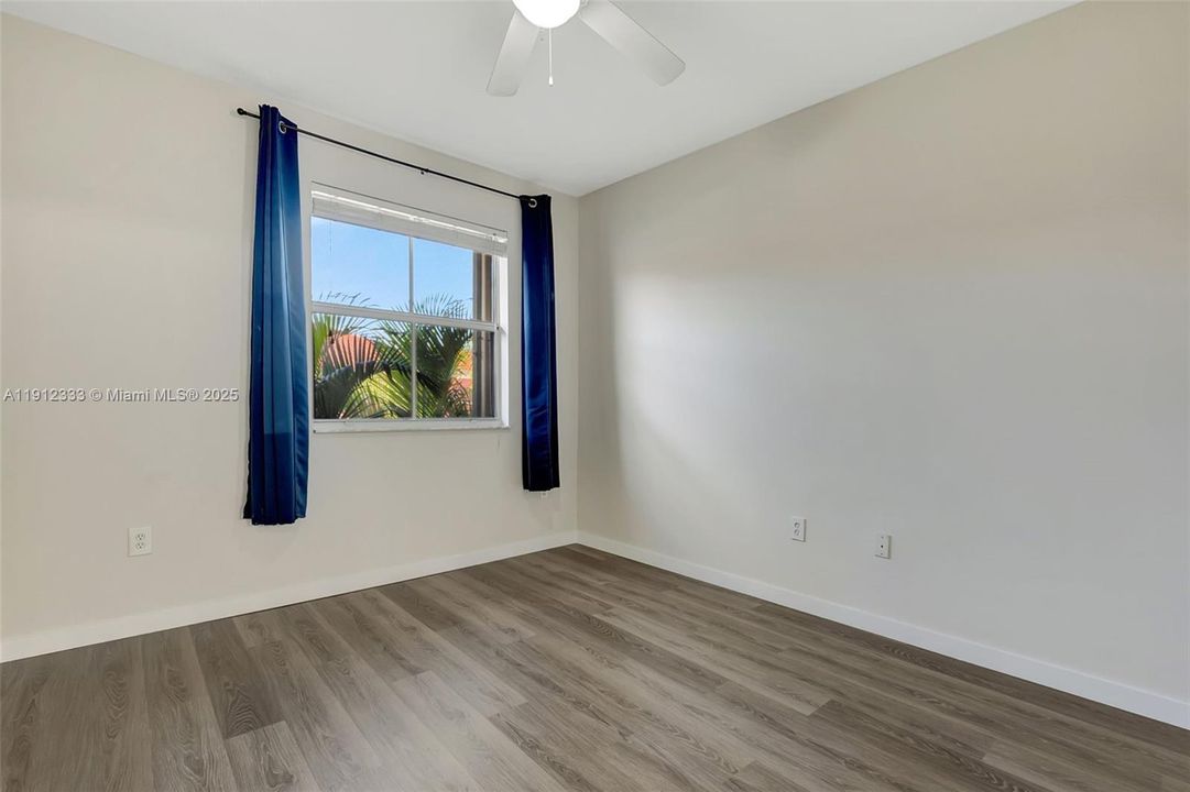 En Venta: $425,000 (2 camas, 2 baños, 980 Pies cuadrados)