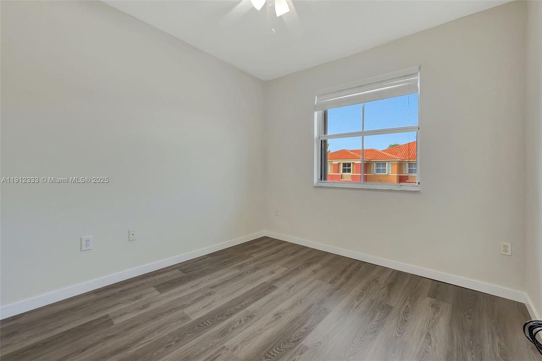 En Venta: $425,000 (2 camas, 2 baños, 980 Pies cuadrados)