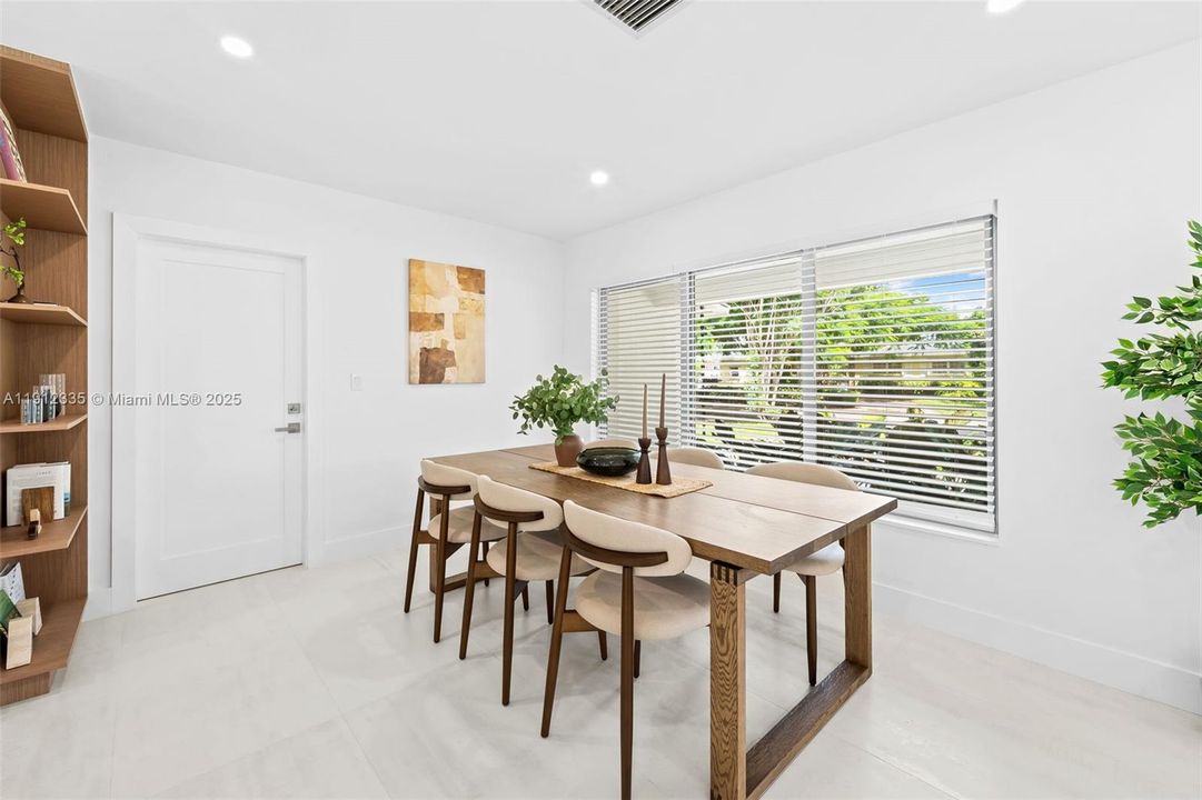 На продажу: $1,650,000 (4 спален, 3 ванн, 1918 Квадратных фут)